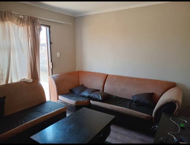 3 BEDROOM HOUSE FOR SALE IN BEVERLEY HILLS